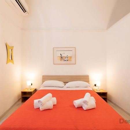 Villari Guest House By Domusextra Napoli Eksteriør billede